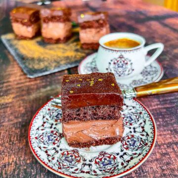 Featured image of Rigo Janci Chocolate Cake.