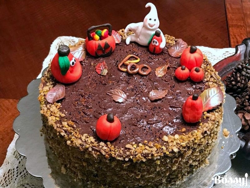 This walnut chocolate rum cake is a delicious option for your family birthdays. The walnuts, chocolate, rum and coffee flavors are perfect together. Walnut chocolate rum cake