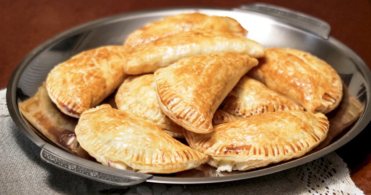 Ham And Cheese Puff Pastry Pockets The Bossy Kitchen