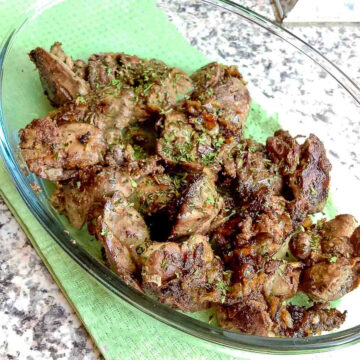 Chicken Livers With Caramelized onions And Wine.