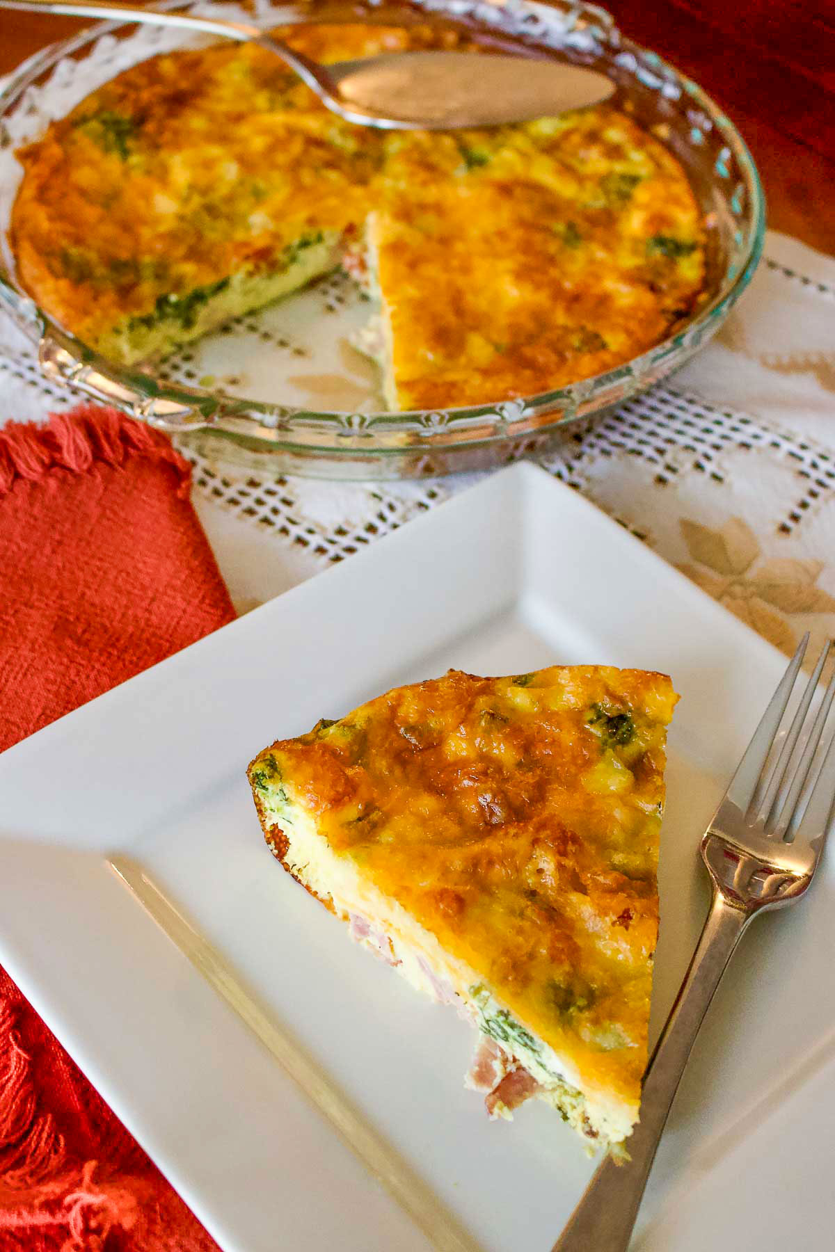 Delicious Crustless Spinach Quiche With Ham And Cheese.