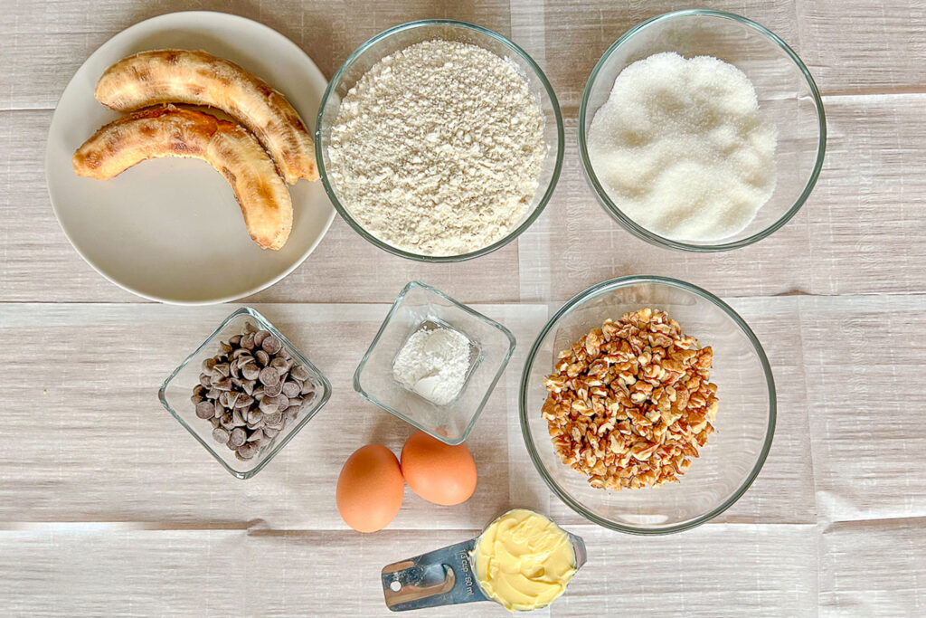 Ingredients for banana cookies0