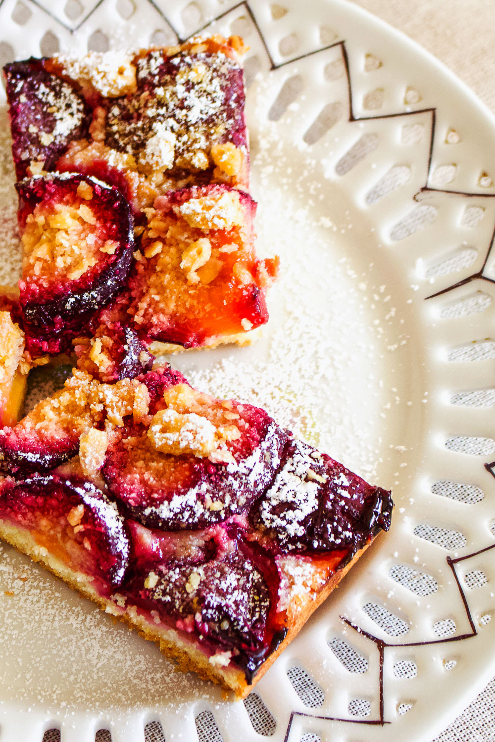 German Plum Kuchen Pflaumenkuchen11 German Plum Kuchen close up0