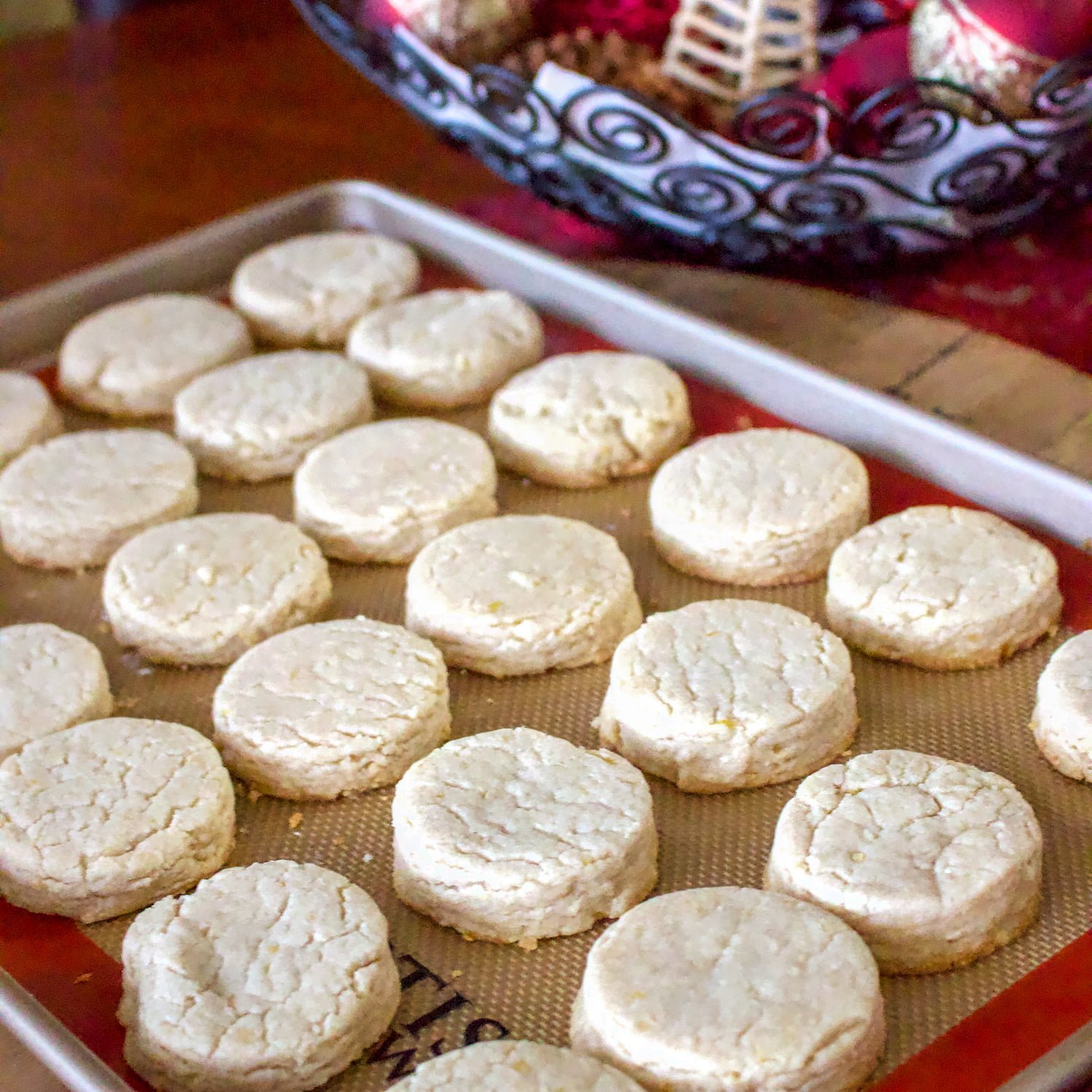 Polvorones De Limon Traditional