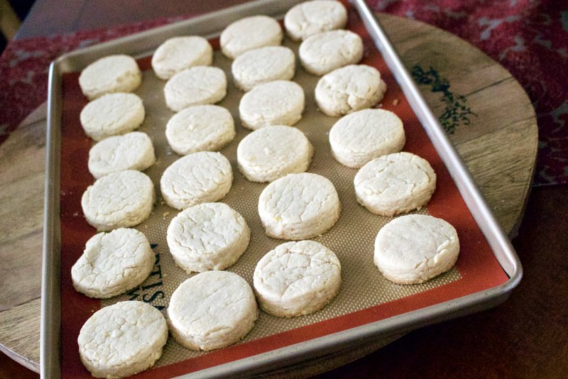 baked polvorones on baking tray
