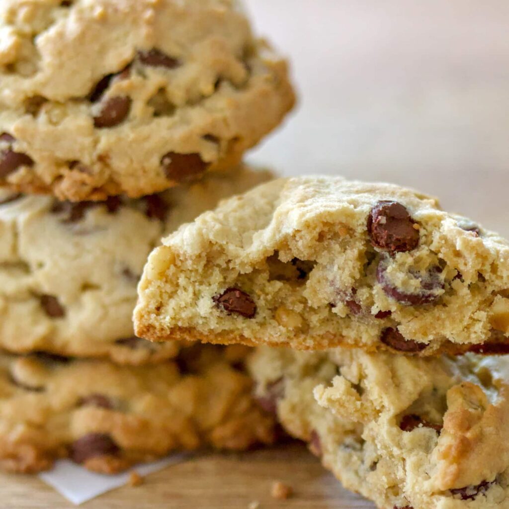The Best Chocolate Chip And Walnuts Cookies