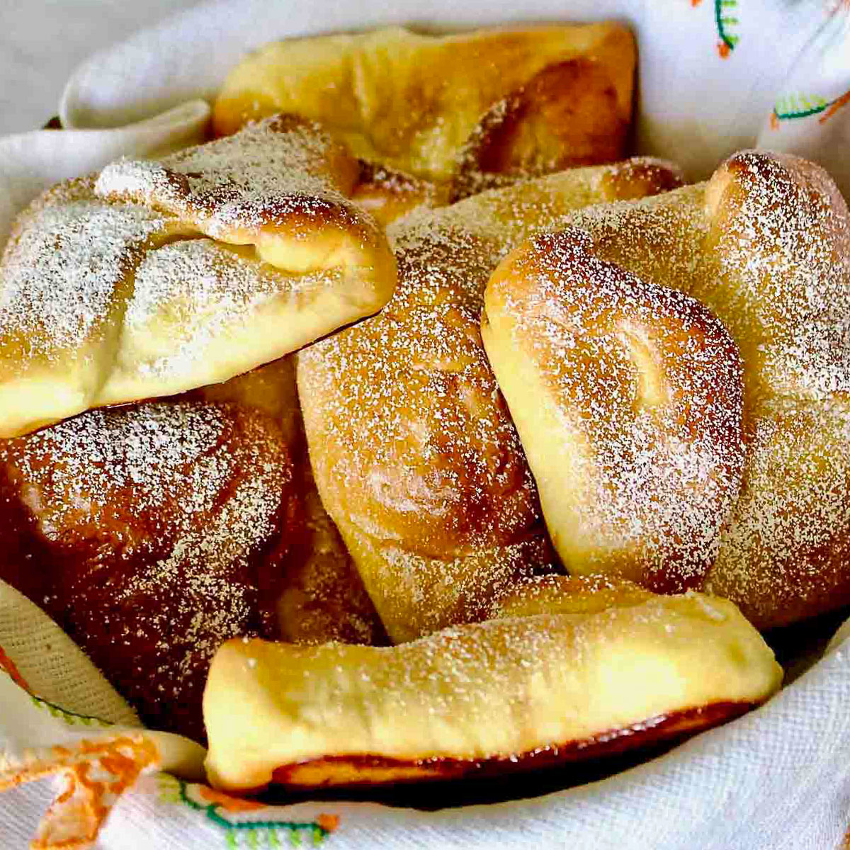 Romanian Sweet Cheese Pastries Featured image.