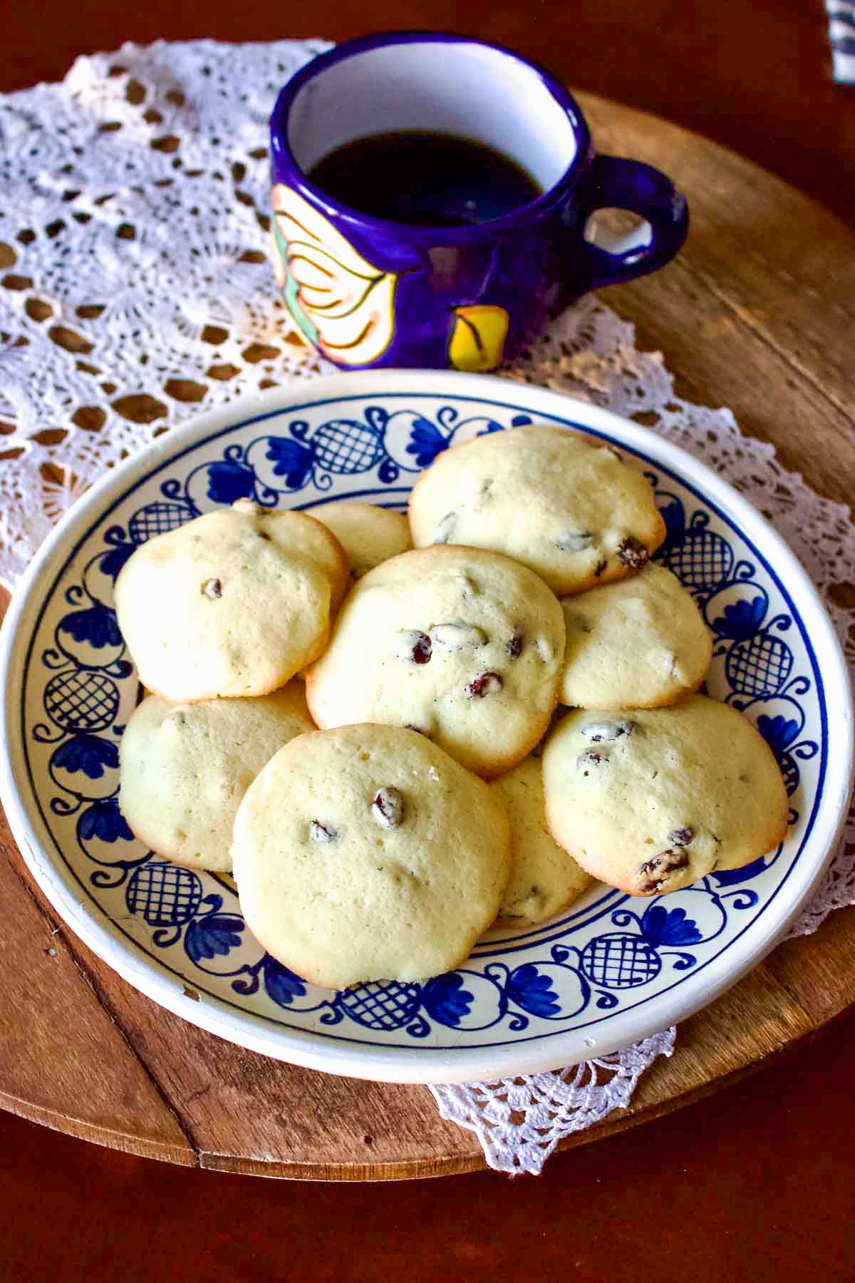 Rum Raisin Cookies on table1200