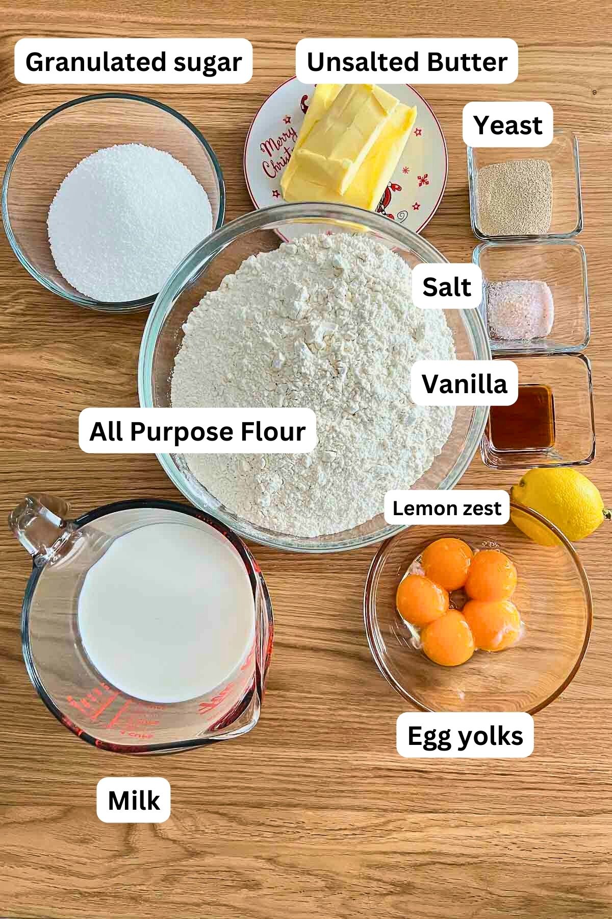 Ingredient display for Cozonac