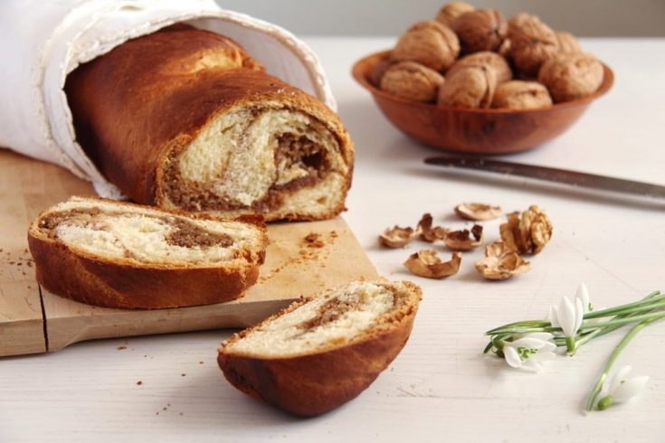 Romanian Sweet Bread with Walnuts – Cozonac