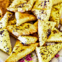 Easy Cheese Crackers on a plate square photo0