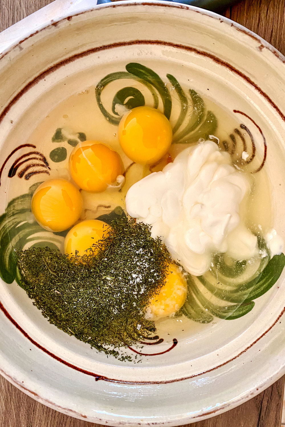 eggs sour cream dill