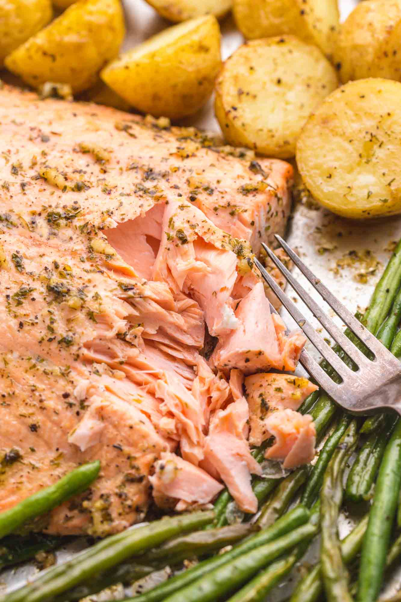 Sheet Pan Garlic Butter Salmon 4