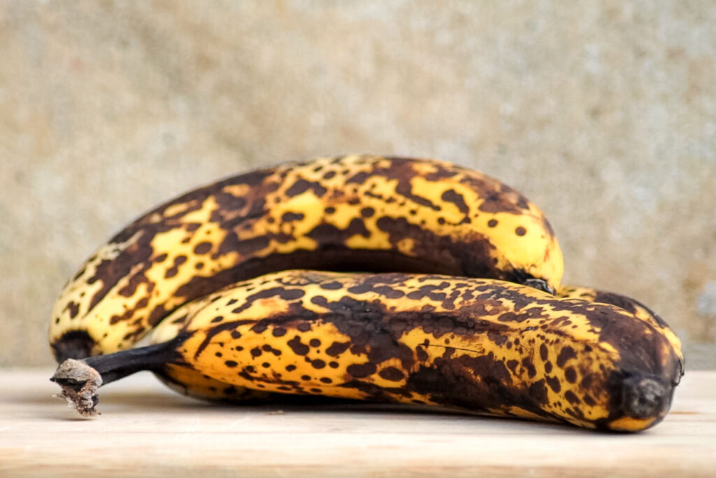 Ripe Bananas on kitchen counter0