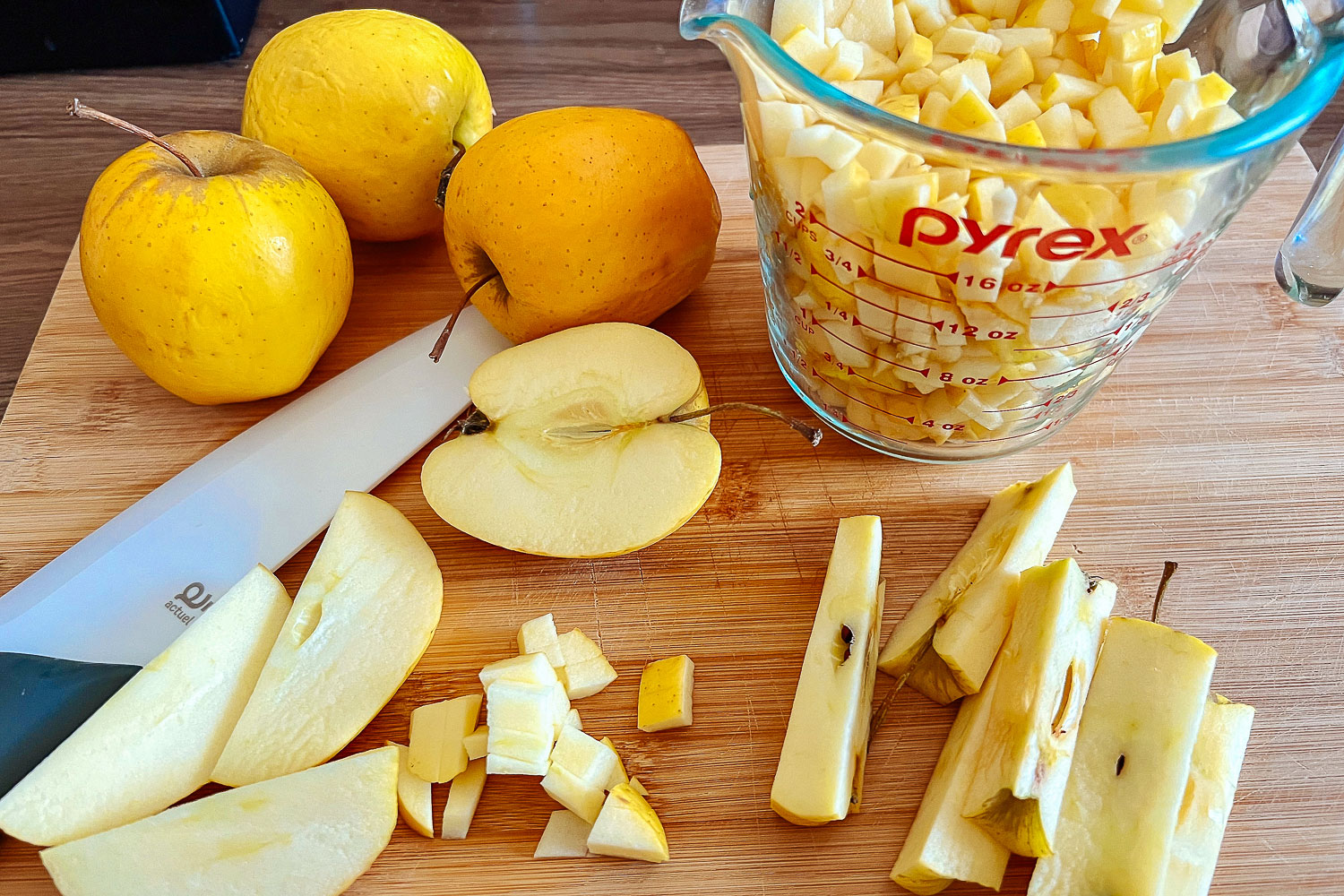 Chopping aples for the apple bars