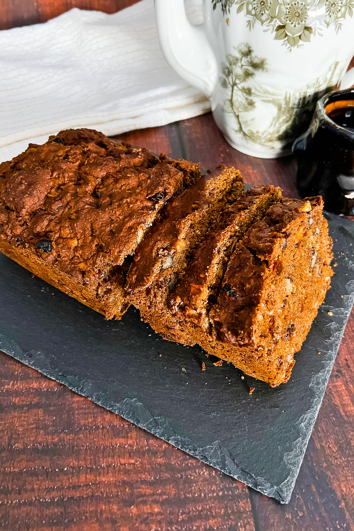 Brown Bread with apples0